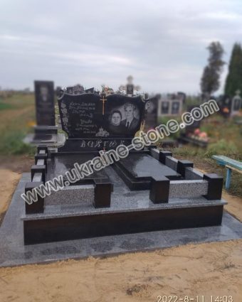 Гарний пам'ятник із комбінованого граніту для двох