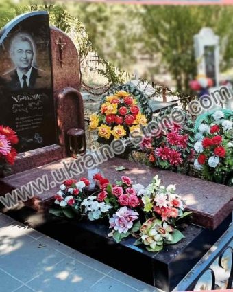 Комбінований пам'ятник ручної роботи
