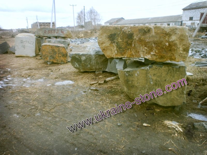 Гранитные блоки крупным планом
