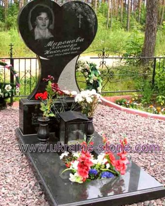 Пам'ятник у вигляді серця